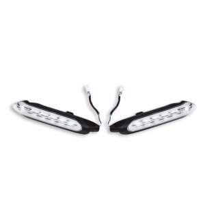 Pair of front integrated dynamic LED turn indicators (96681221AA)