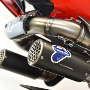 D200_panigale_V4_Black_dett1-1